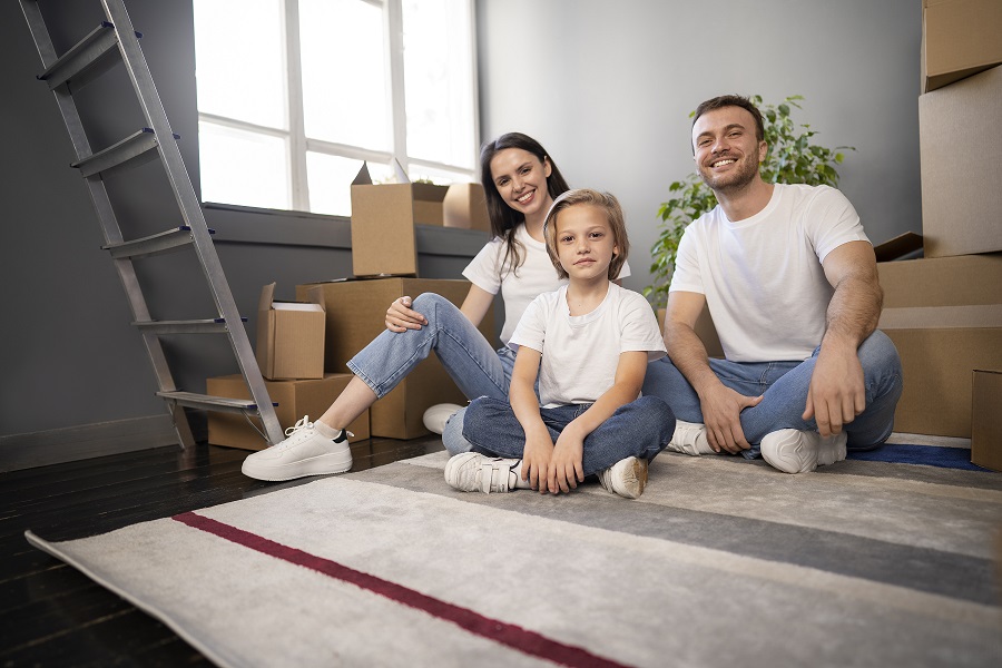 Moving Services in Brantford, Ontario. family moving in Brantford, Ontario