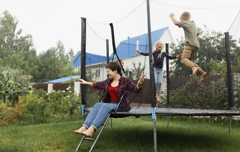 Moving a Trampoline to Your New Home in Brantford